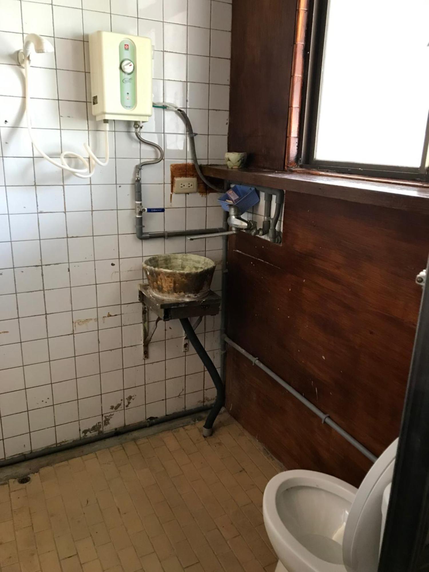 Museum Traveler'S Bnb Sanzhi Екстер'єр фото