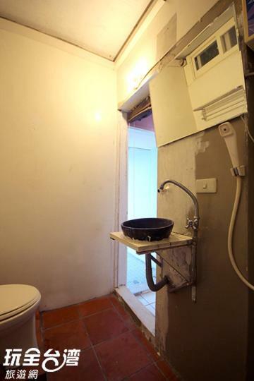 Museum Traveler'S Bnb Sanzhi Екстер'єр фото