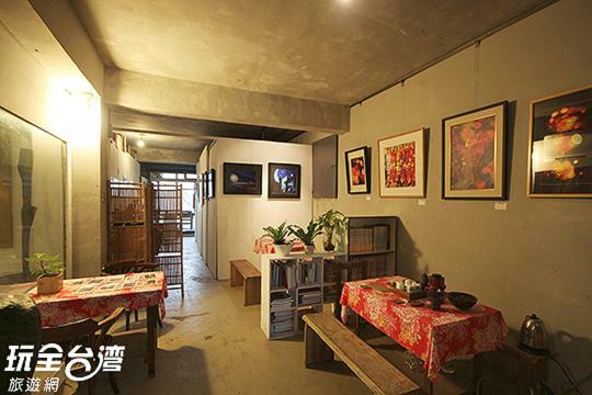 Museum Traveler'S Bnb Sanzhi Екстер'єр фото